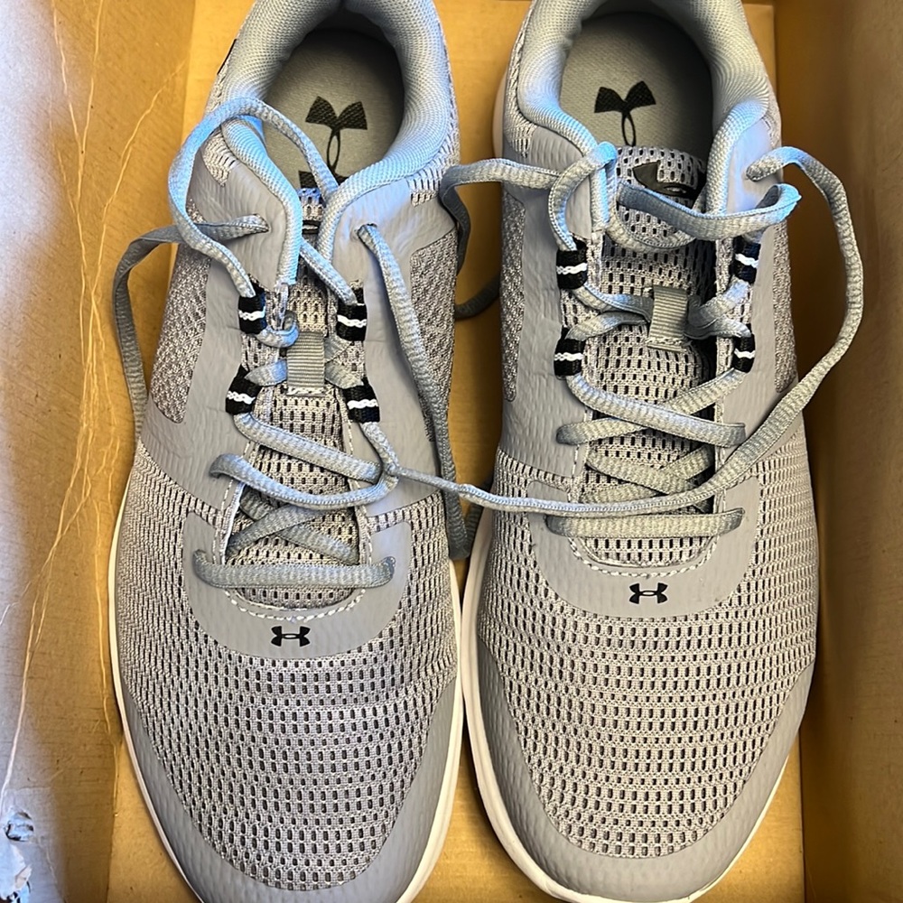 Under Armour Sneakers